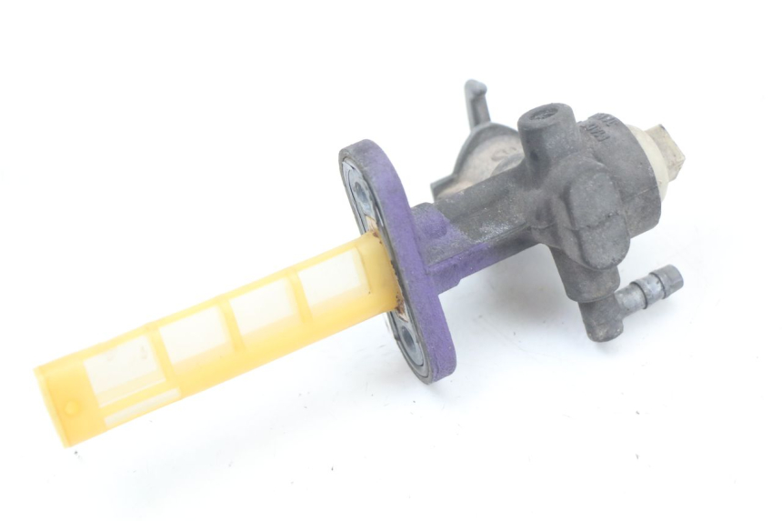 photo de KRANIK ZBIORNIKA SUZUKI GN 125 (1997 - 2000) - Zbliżenie techniczne