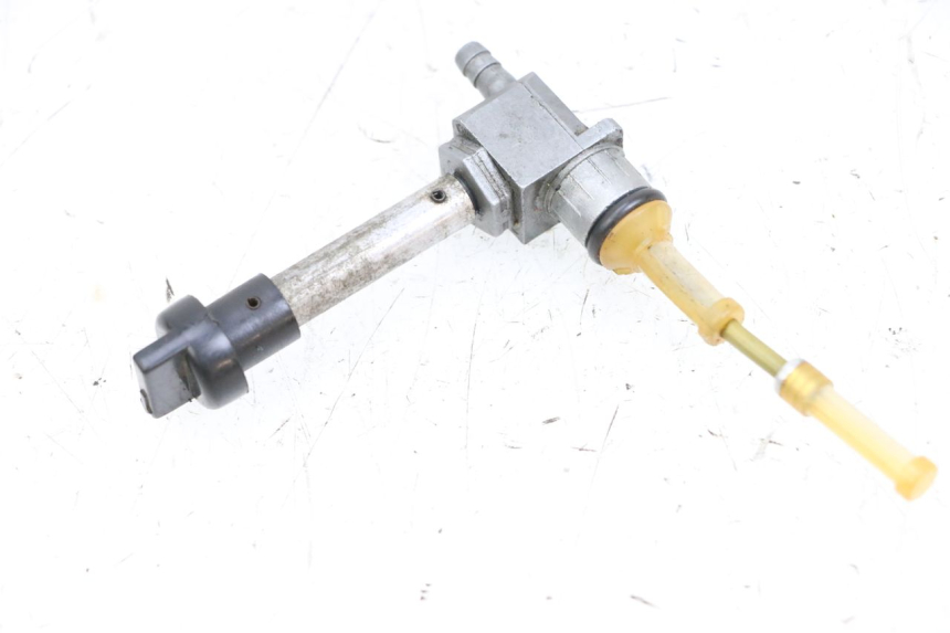 photo de KRANIK ZBIORNIKA PALIWA PEUGEOT LUDIX 50 (2005 - 2007) - Zbliżenie techniczne