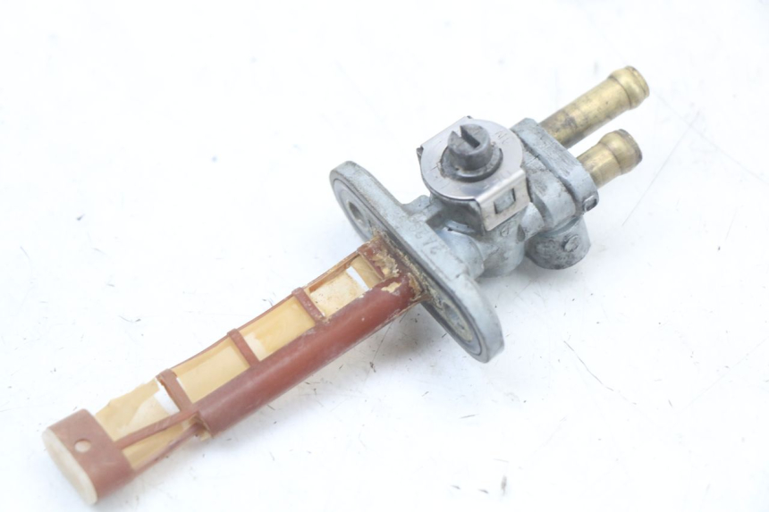 photo de KRANIK ZBIORNIKA SUZUKI GS F 500 (2004 - 2007) - Inny kąt widzenia