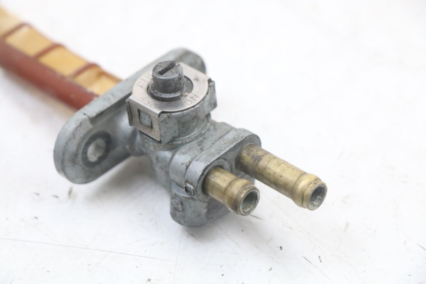 photo de KRANIK ZBIORNIKA SUZUKI GS F 500 (2004 - 2007) - Punkty mocowania