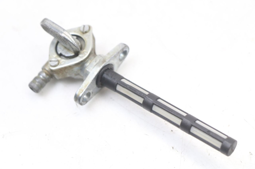 photo de KRANIK ZBIORNIKA PALIWA SUZUKI VL INTRUDER 125 (2004 - 2007) - Zoom stanu zużycia