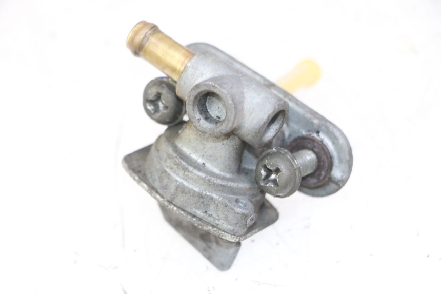 photo de KRANIK ZBIORNIKA YAMAHA FZS FAZER 600 (2001 - 2003) - Zbliżenie techniczne