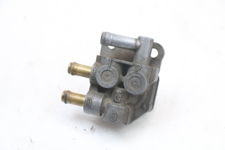 photo de KRANIK ZBIORNIKA PALIWA YAMAHA TDR DELTABOX 125 (1997 - 2003) - Inny kąt widzenia