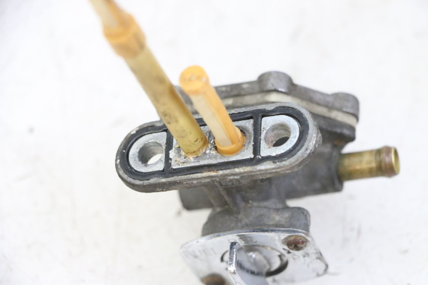 photo de KRANIK ZBIORNIKA KAWASAKI ZR7 ZR-7 S 750 (1999 - 2004) - Zoom stanu zużycia