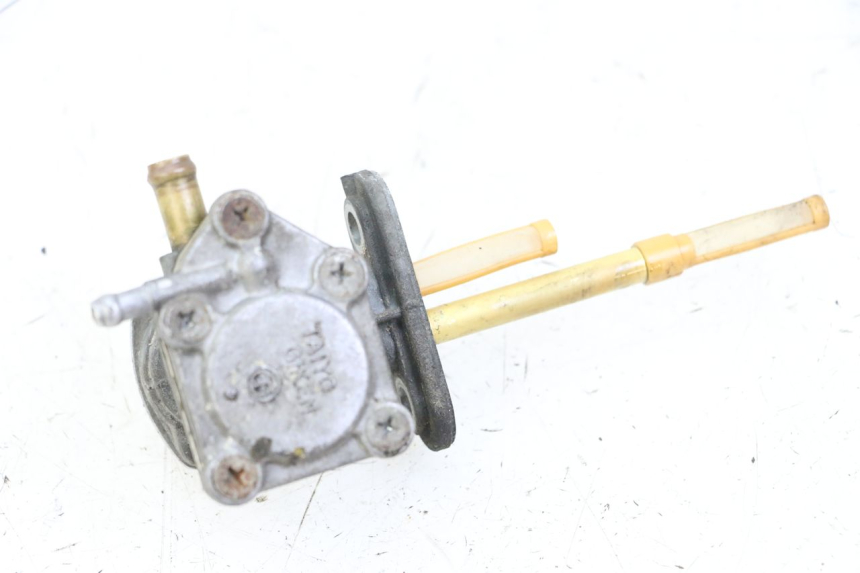 photo de KRANIK ZBIORNIKA KAWASAKI ZR7 ZR-7 S 750 (1999 - 2004) - Zbliżenie techniczne