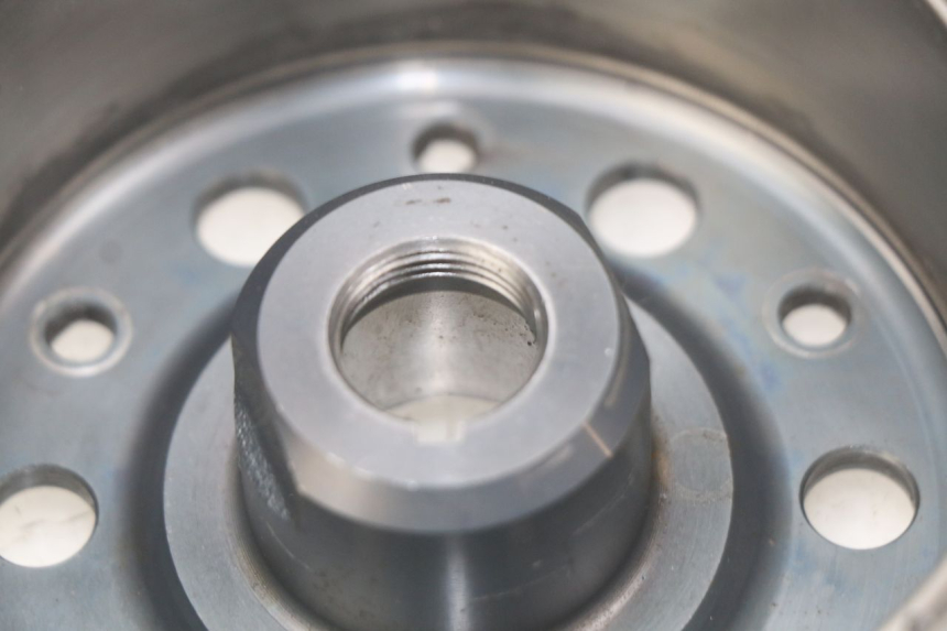 photo de ROTOR HONDA CBR RR FIREBLADE 900 (1992 - 1994) - Zbliżenie techniczne