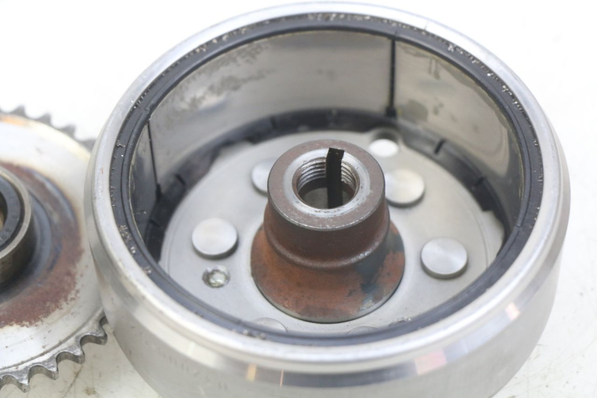 photo de ROTOR HONDA CM 125 (1983 - 2003) - Zbliżenie techniczne