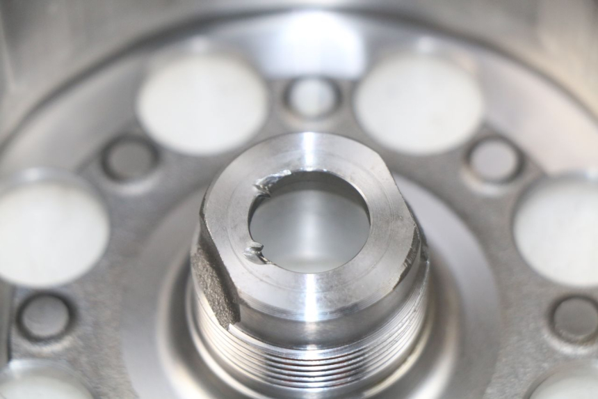 photo de ROTOR SUZUKI GSR 600 (2005 - 2012) - Punkty mocowania