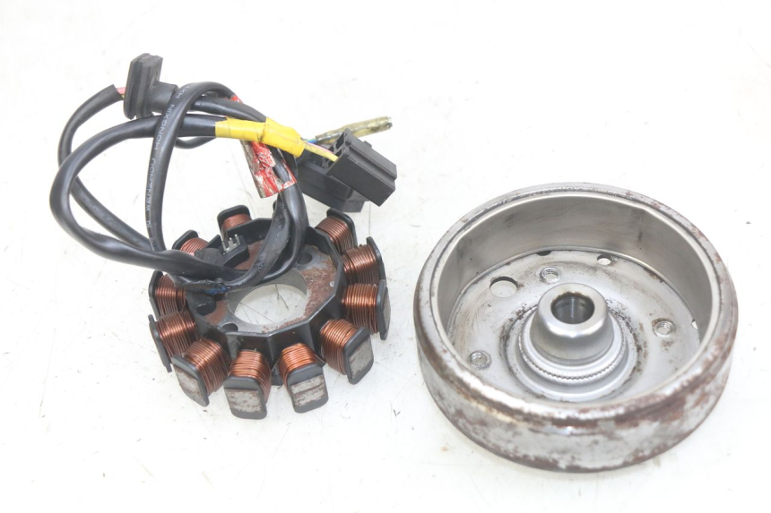 photo de ROTOR STATOR KYMCO AGILITY NAKED RENOUVO 2T 50 (2011 - 2018) - Zbliżenie techniczne