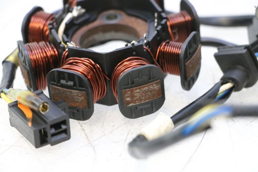 photo de ROTOR STATOR KYMCO AGILITY PREMIUM 50 (2007 - 2010) - Punkty mocowania