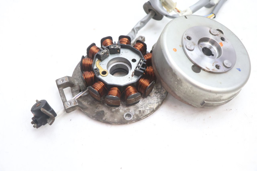 photo de ROTOR STATOR MBK BOOSTER SPIRIT 50 (2004 - 2017) - Inny kąt widzenia