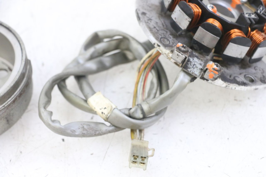 photo de ROTOR STATOR MBK BOOSTER SPIRIT NAKED 50 (2004 - 2017) - Zoom stanu zużycia