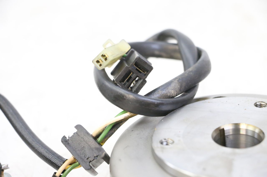 photo de ROTOR STATOR SUZUKI BURGMAN 125 (2007 - 2014) - Inny kąt widzenia