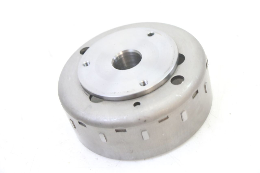 photo de ROTOR STATOR SUZUKI BURGMAN 125 (2007 - 2014) - Zbliżenie techniczne