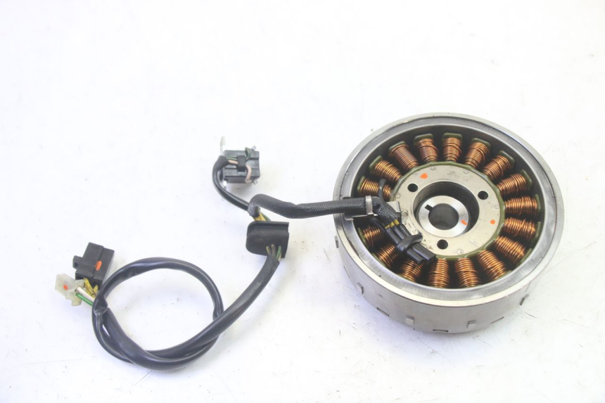 photo de ROTOR STATOR SUZUKI BURGMAN 125 (2007 - 2014) - Inny kąt widzenia