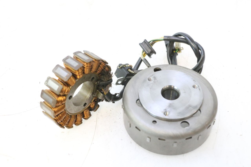 photo de ROTOR STATOR SUZUKI BURGMAN 125 (2007 - 2014) - Inny kąt widzenia