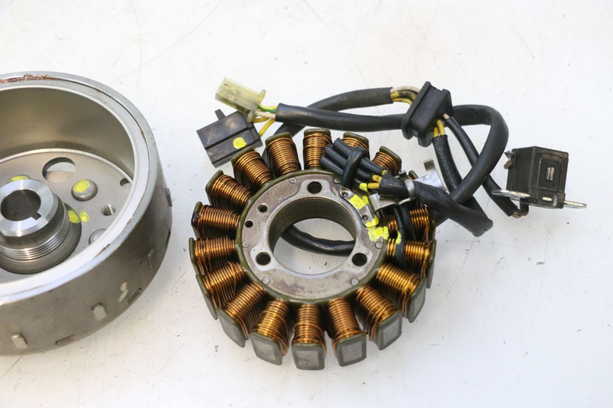 photo de ROTOR STATOR SUZUKI BURGMAN 125 (2007 - 2014) - Oznaczenia i referencje