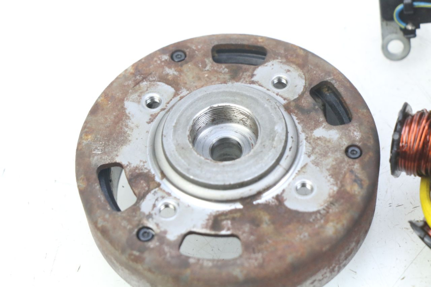photo de ROTOR STATOR PEUGEOT BUXY 50 (1993 - 1998) - Punkty mocowania