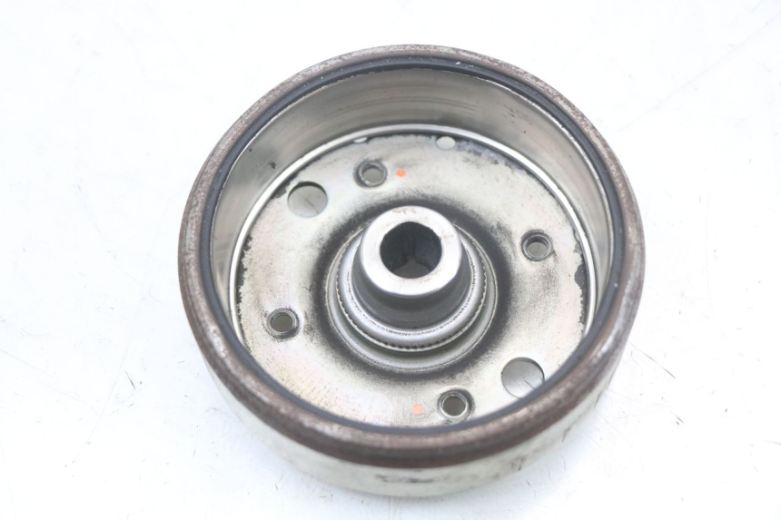 photo de ROTOR STATOR KYMCO DINK 4T 50 (2007 - 2018) - Zbliżenie techniczne