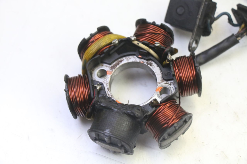 photo de ROTOR STATOR PEUGEOT ELYSTAR 50 (2002 - 2014) - Punkty mocowania