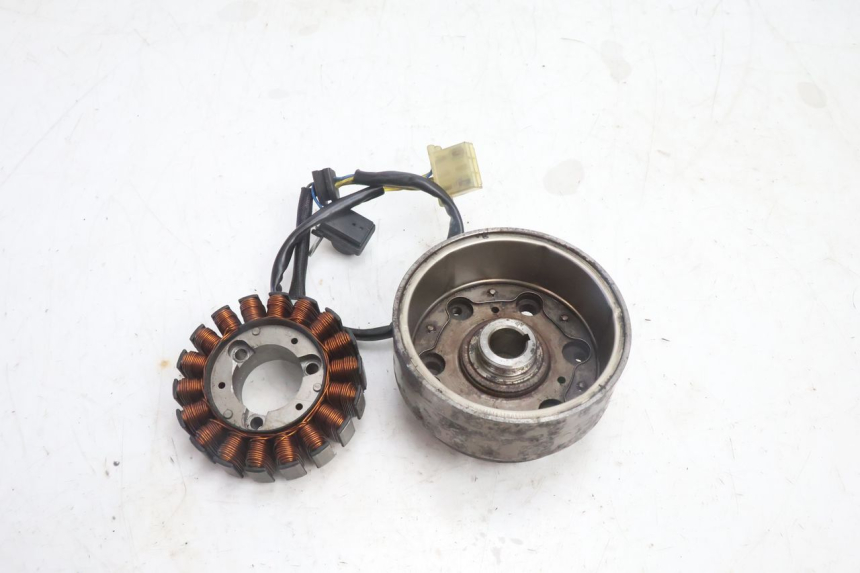 photo de ROTOR STATOR HONDA FES PANTHEON 2T 125 (1998 - 2002) - Szczegół części