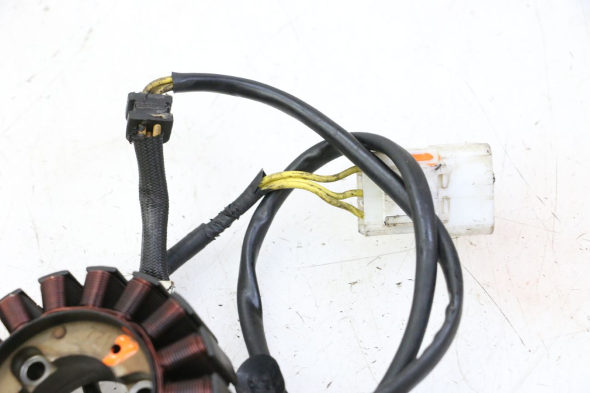 photo de ROTOR STATOR HONDA FES S-WING SWING ABS 125 (2007 - 2015) - Szczegóły charakterystyczne