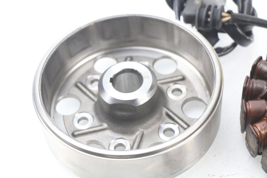 photo de ROTOR STATOR YAMAHA FJR ABS 1300 (2006 - 2012) - Punkty mocowania