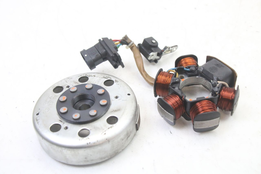 photo de ROTOR STATOR PIAGGIO FLY 2T 50 (2004 - 2017) - Szczegół części