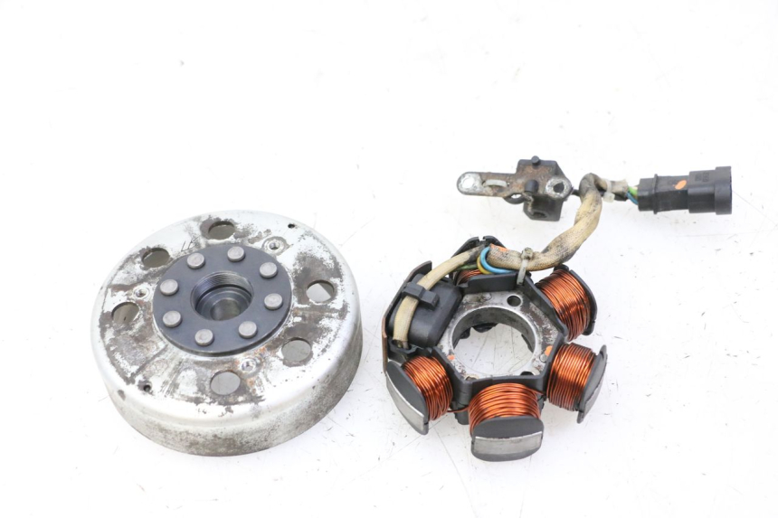 photo de ROTOR STATOR PIAGGIO FLY 2T 50 (2004 - 2017) - Widok główny