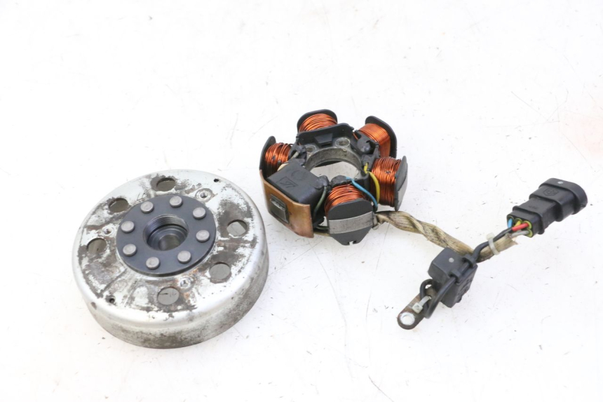 photo de ROTOR STATOR PIAGGIO FLY 2T 50 (2004 - 2017) - Inny kąt widzenia