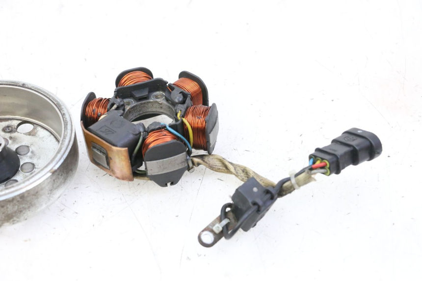 photo de ROTOR STATOR PIAGGIO FLY 2T 50 (2004 - 2017) - Zbliżenie techniczne