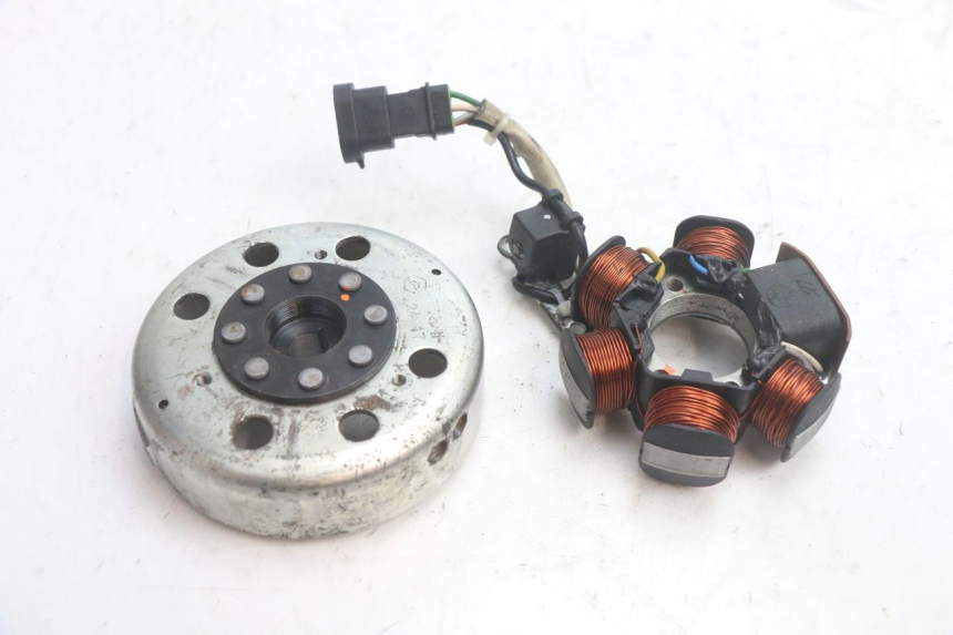 photo de ROTOR STATOR PIAGGIO FLY 2T 50 (2004 - 2017) - Widok główny
