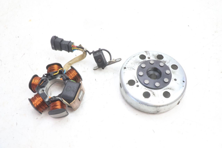 photo de ROTOR STATOR PIAGGIO FLY 2T 50 (2004 - 2017) - Widok główny