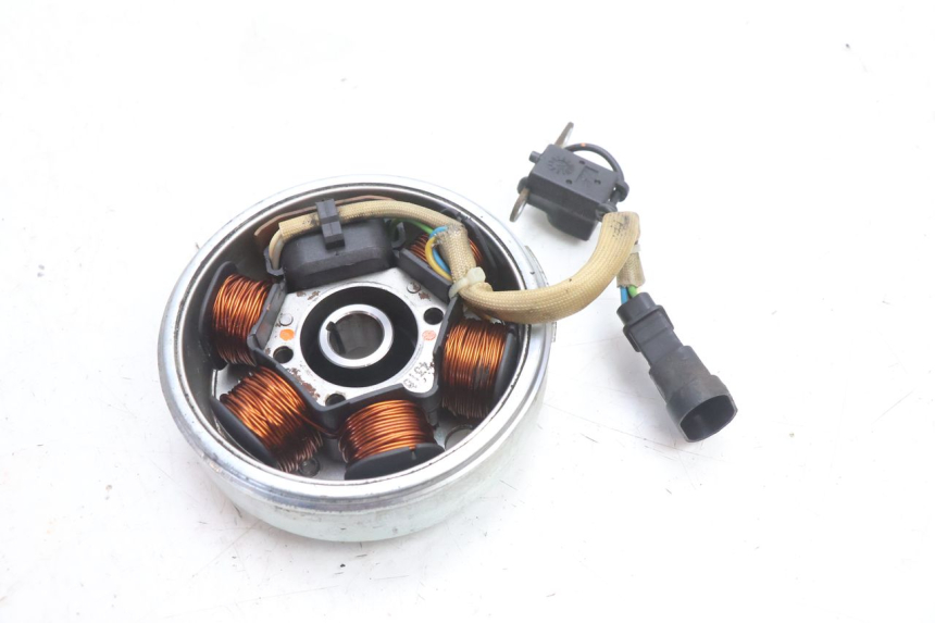 photo de ROTOR STATOR PIAGGIO FLY 2T 50 (2004 - 2017) - Inny kąt widzenia