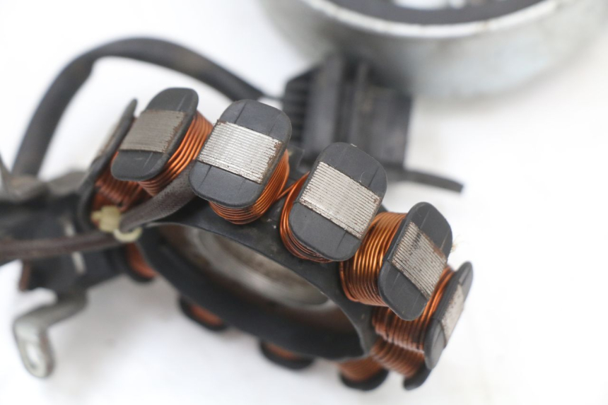 photo de ROTOR STATOR PIAGGIO FLY 4T 50 (2004 - 2010) - Inny kąt widzenia