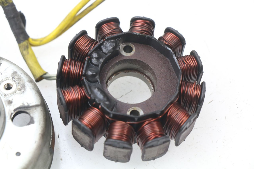 photo de ROTOR STATOR PIAGGIO FLY 125 (2005 - 2012) - Punkty mocowania
