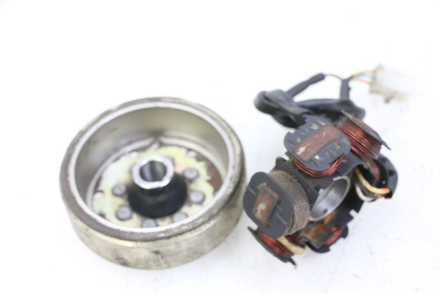 photo de ROTOR STATOR PEUGEOT KISBEE 2T 50 (2010 - 2017) - Zbliżenie techniczne