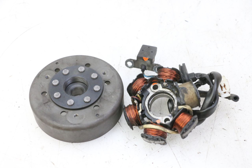 photo de ROTOR STATOR PEUGEOT KISBEE 2T 50 (2010 - 2017) - Widok główny