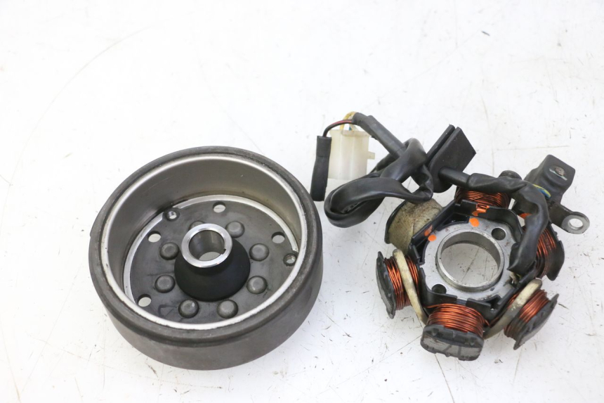 photo de ROTOR STATOR PEUGEOT KISBEE 2T 50 (2010 - 2017) - Widok ogólny