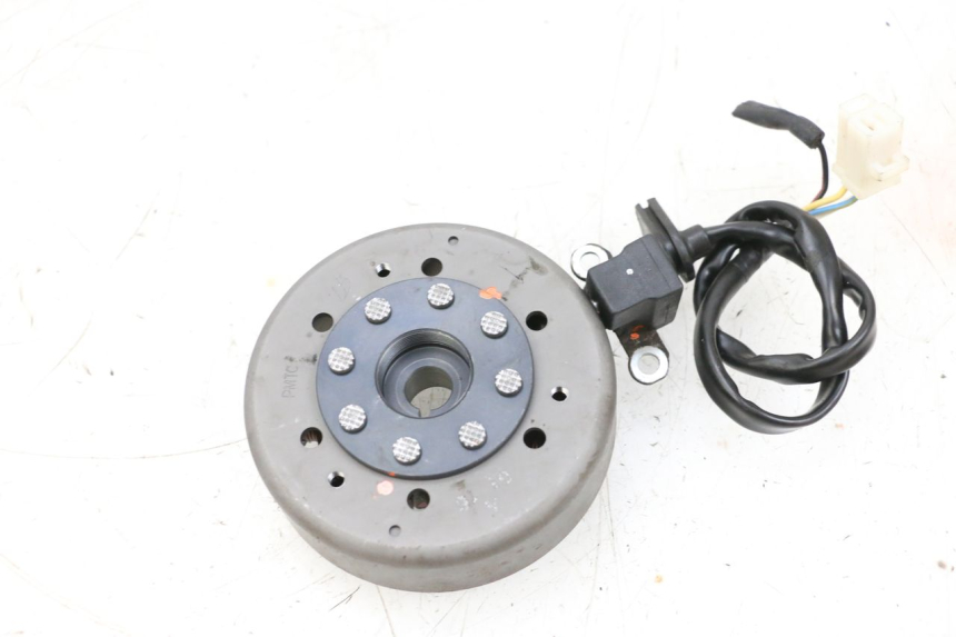 photo de ROTOR STATOR PEUGEOT KISBEE 2T 50 (2010 - 2017) - Szczegół części