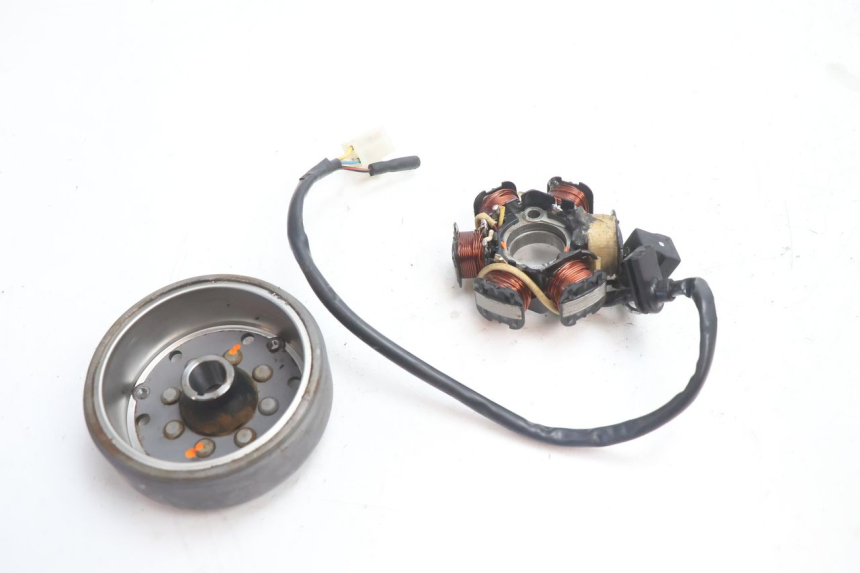 photo de ROTOR STATOR PEUGEOT KISBEE 2T 50 (2010 - 2017) - Szczegół części