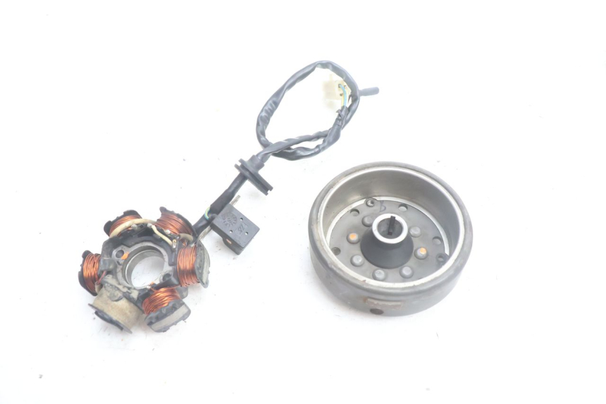photo de ROTOR STATOR PEUGEOT KISBEE 2T 50 (2010 - 2017) - Szczegół części