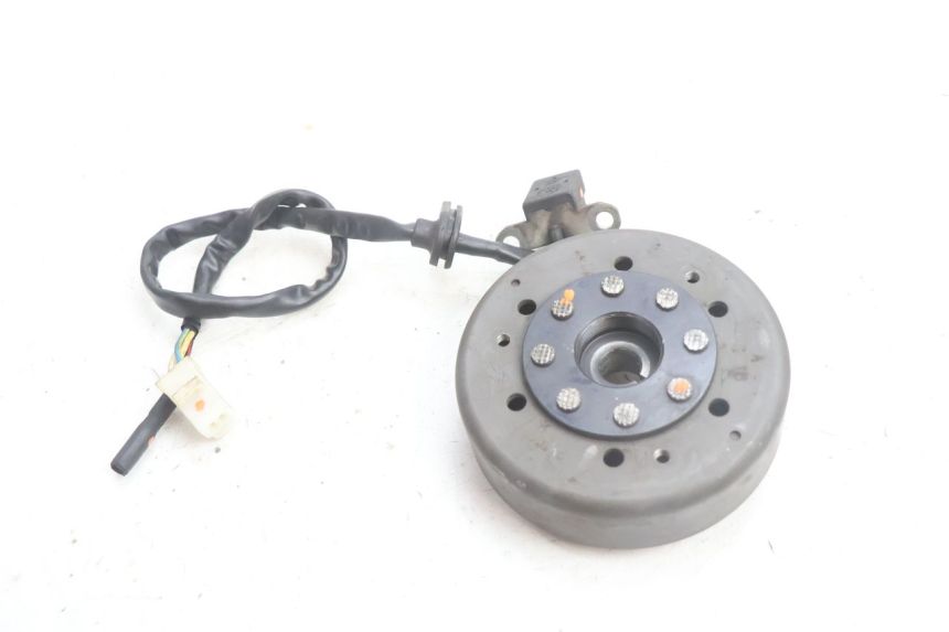 photo de ROTOR STATOR PEUGEOT KISBEE 2T 50 (2010 - 2017) - Zoom stanu zużycia