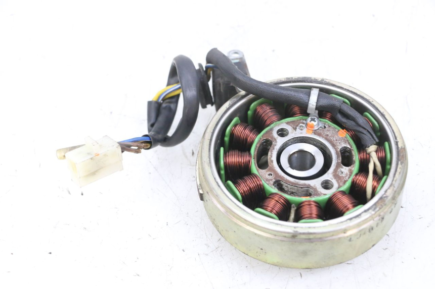 photo de ROTOR STATOR PEUGEOT KISBEE 4T 50 (2018 - 2022) - Inny kąt widzenia