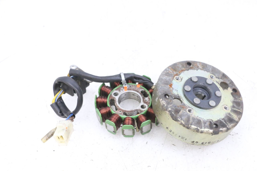 photo de ROTOR STATOR PEUGEOT KISBEE 4T 50 (2018 - 2022) - Zbliżenie techniczne