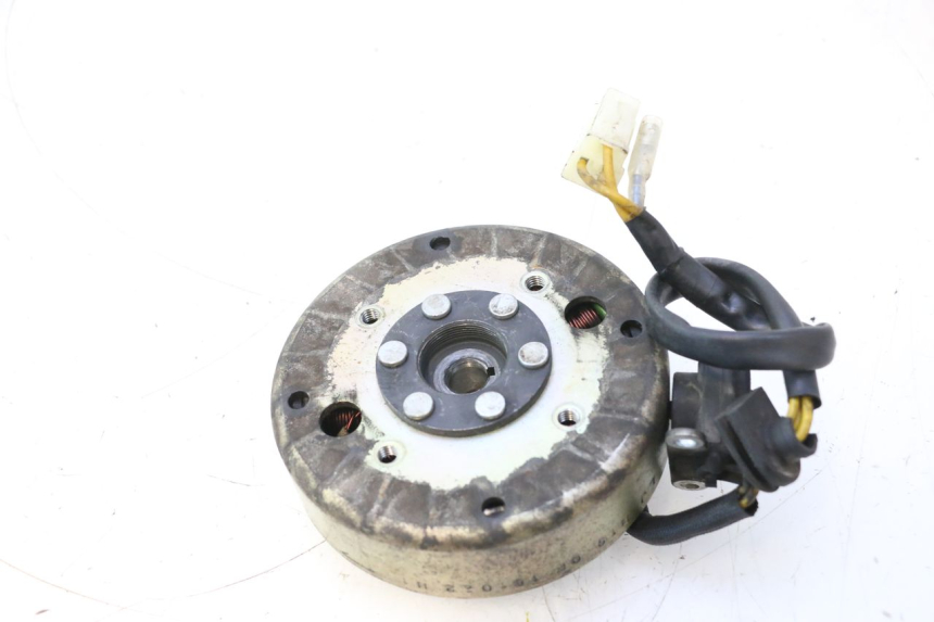 photo de ROTOR STATOR PEUGEOT KISBEE 4T 50 (2018 - 2022) - Szczegół części