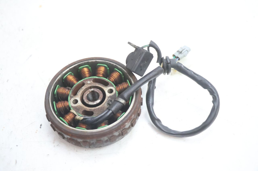 photo de ROTOR STATOR PEUGEOT KISBEE 4T 50 (2018 - 2022) - Inny kąt widzenia