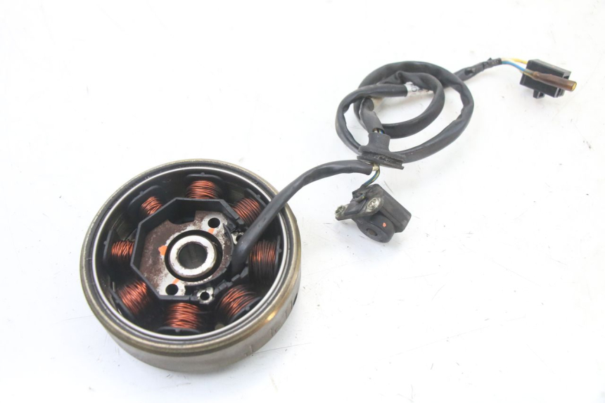 photo de ROTOR STATOR KYMCO DINK 4T 50 (2007 - 2018) - Inny kąt widzenia