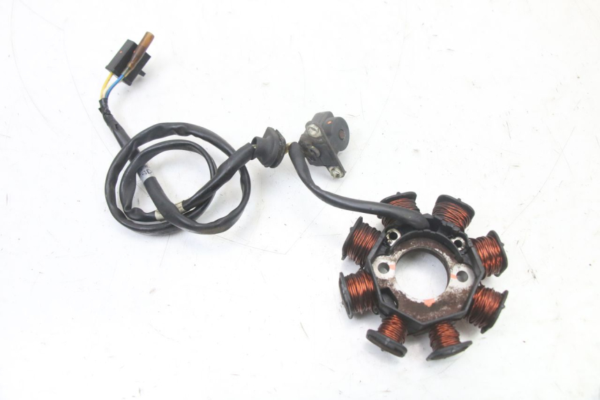 photo de ROTOR STATOR KYMCO DINK 4T 50 (2007 - 2018) - Zbliżenie techniczne