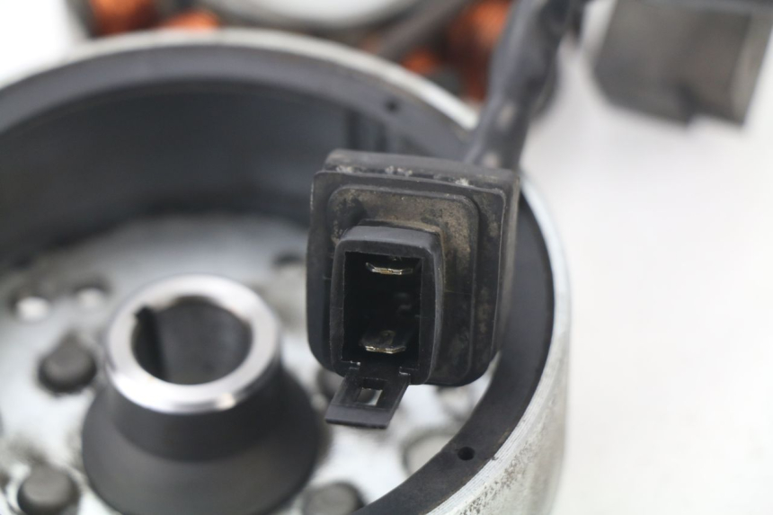 photo de ROTOR STATOR PIAGGIO LIBERTY 4T 50 (2004 - 2008) - Inny kąt widzenia